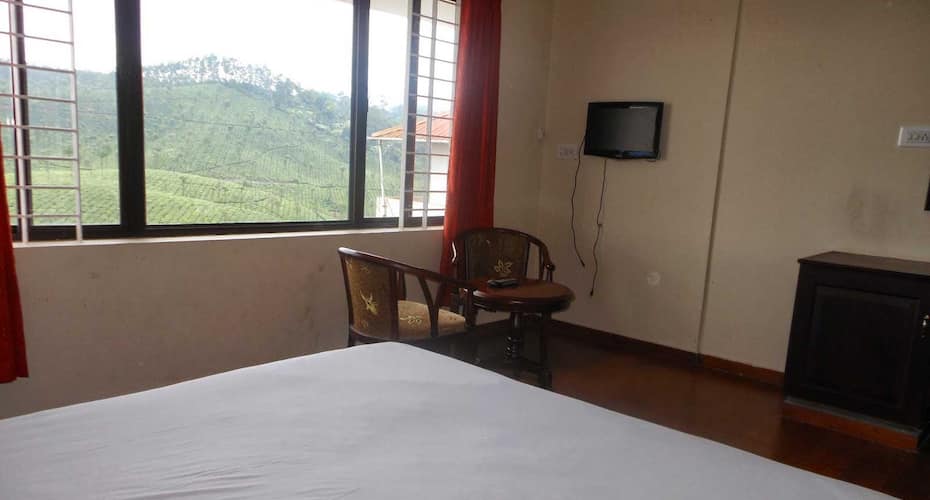 Silver Heights Homestay, Valparai 4